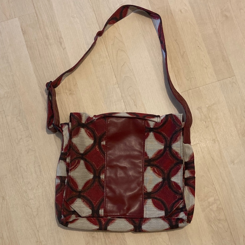 Red Women’s Messenger Bag